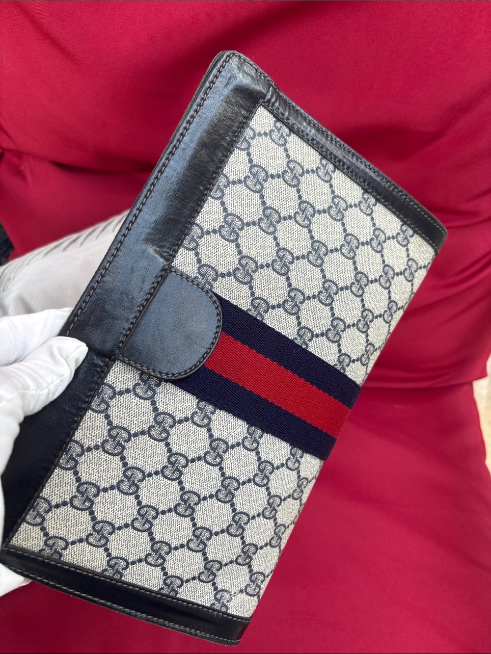 Gucci GG Supreme Canvas Clutch with Blue and Red Web Stripe - Picture 15 of 15